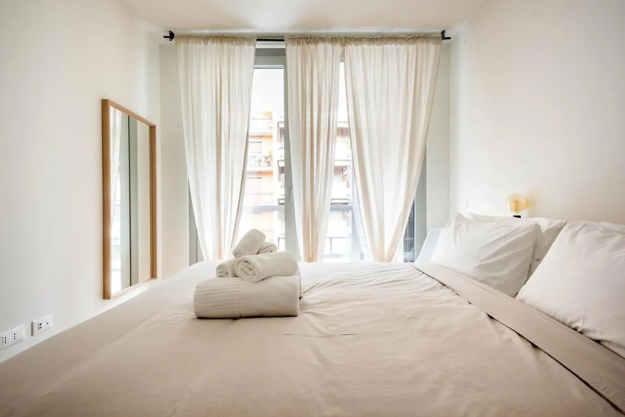 Luvi - De Rolandi - Il Cortile Milano Apartment