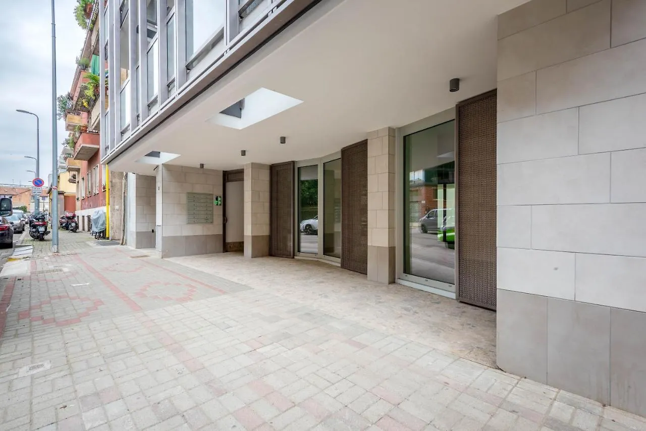 Luvi - De Rolandi - Il Cortile Milano Apartment 0*, Milan Italy