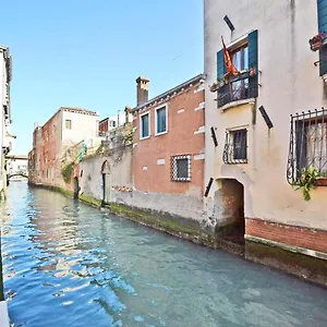 San Barnaba On The Canal , Venezia Italia